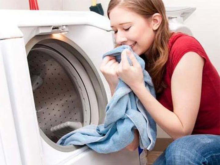 Remove mildew from clothes